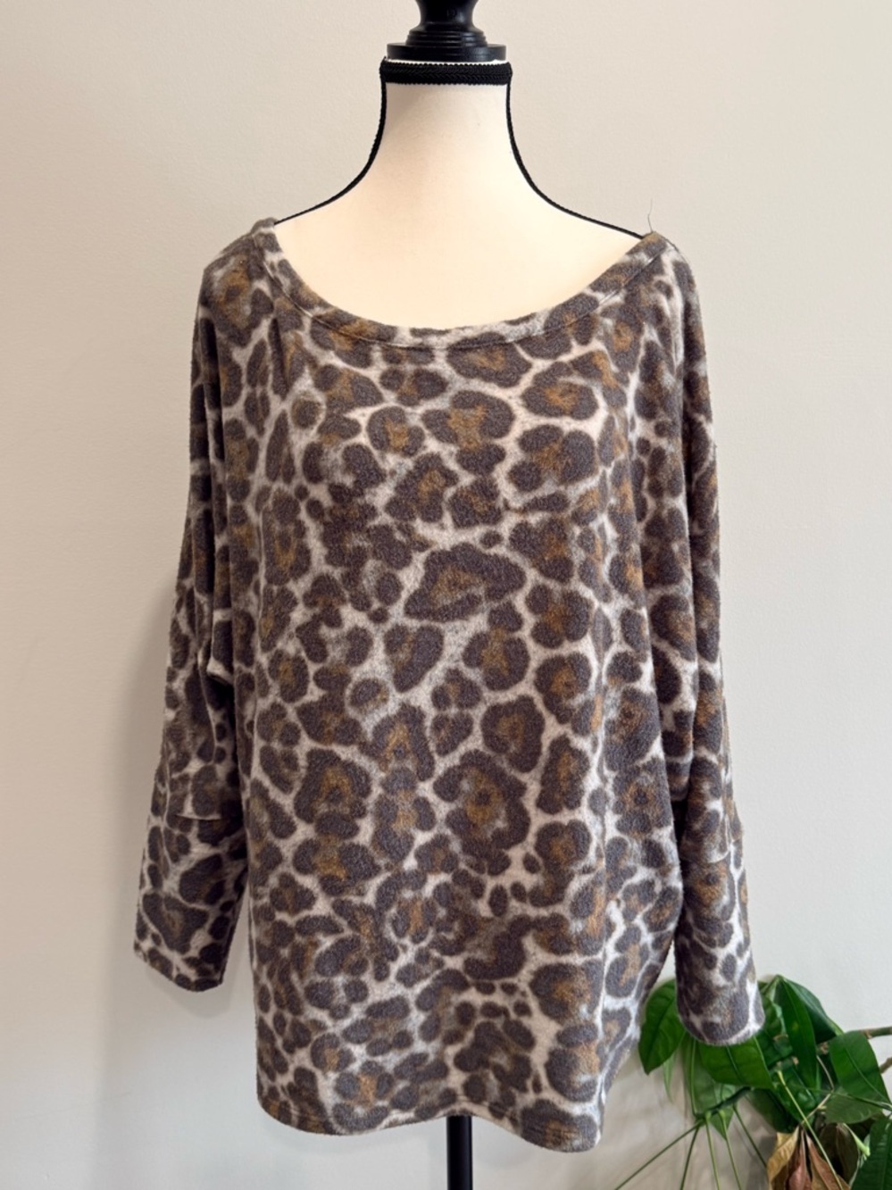 Eclipse Leopard Print Soft Knit Long Sleeve Top – Cozy Relaxed Fit